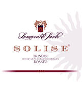 "Solice vino rose Negroamaro" DOC "Brindisi" vino Ros� uvas 100% Negroamaro. Las uvas son transportadas en la bodega con carros peque�os. El vino viene introducido en un vinificador inox donde esta al contacto por 4/5 horas con cascaras y mosto. Despu�s de la decantaci�n el mosto, separado de las cascaras, fermentar� a temperadura controlada in tanques de 50 hl. Alcohol 12,10 % vol. Grado alcoh�lico 12,10% vol.Acidez total 5,60 gr/lAnh�drido sulfuroso tot. 80 mg/lpH 3,56